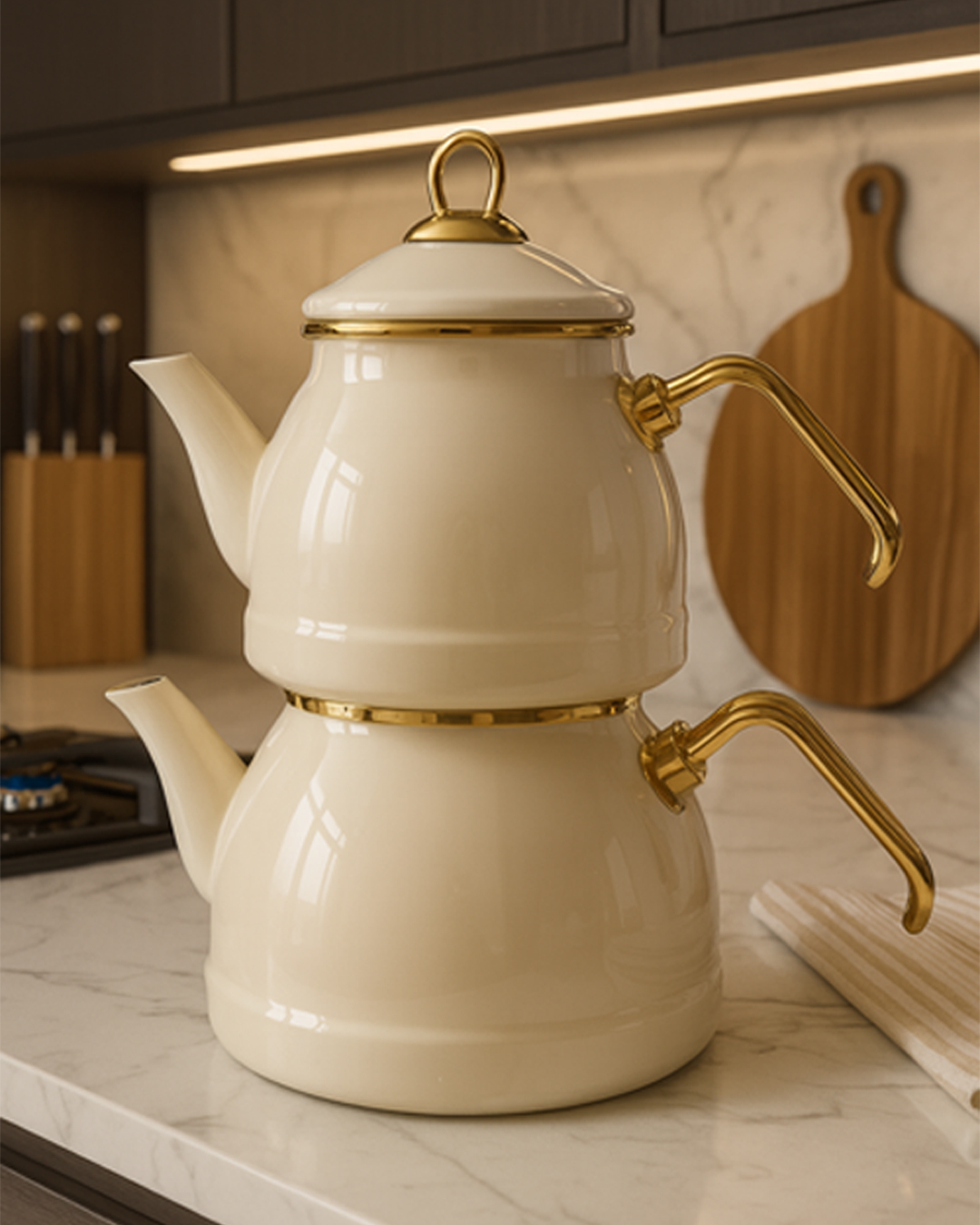 8683529735589 Çajnik Dysh me Ngjyrë Krem dhe Detaje të Arta – Set Elegant për Çaj - Figura 1